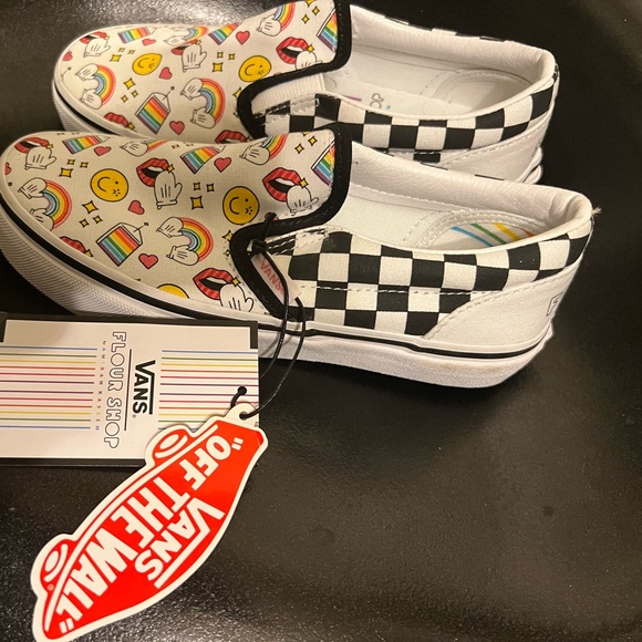 VANS X FLOUR SHOP CLASSIC SLIP-ON Sz 1.5 - Picture 1 of 9